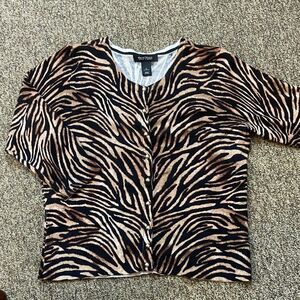 White Black House Market 3/4 Sleeve Fitted Button Down Sweatshirt Size L